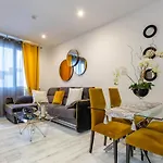 Lovely Apartment In Sevilla With Wifi